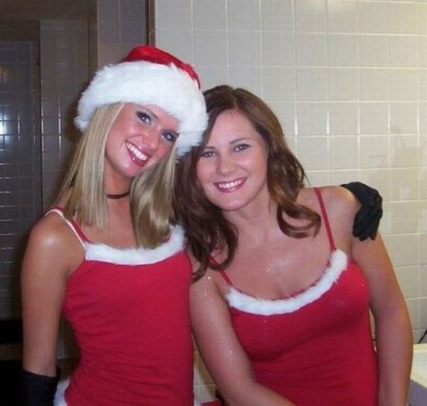 Sexy Christmas Girls (183 pics)
