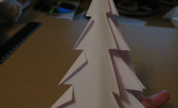 How to Built a Table Christmas Tree (22 pics)