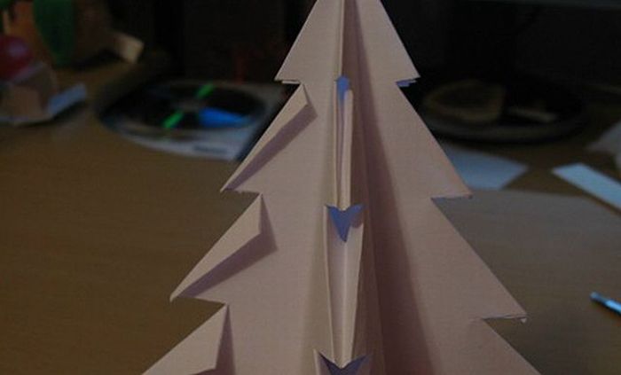 How to Built a Table Christmas Tree (22 pics)