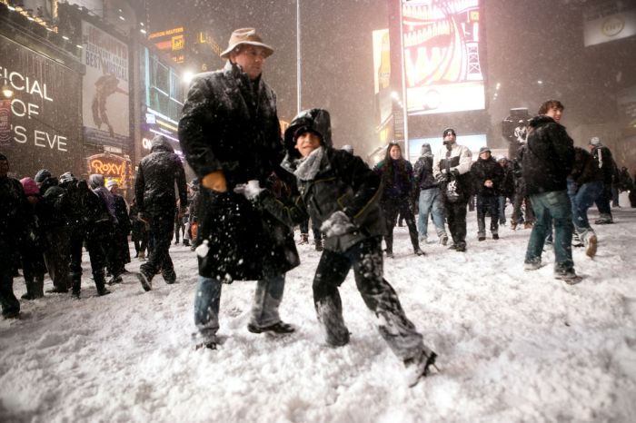 The Great Snowball Fight in Times Square (15 pics)