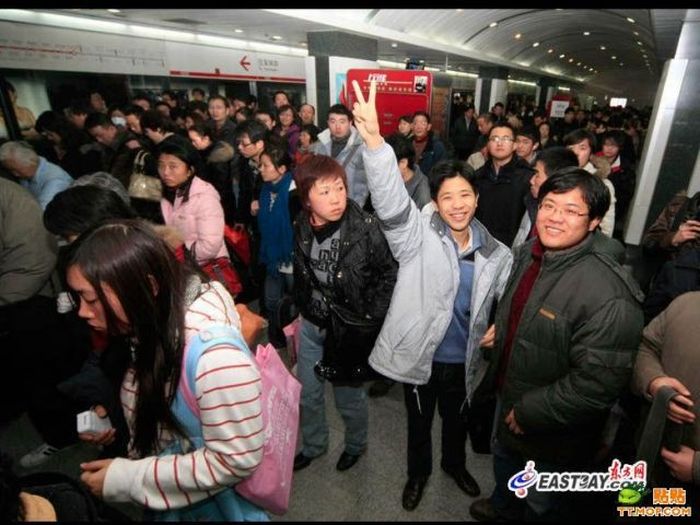 Train Collision in Shanghai Subway (17 pics)