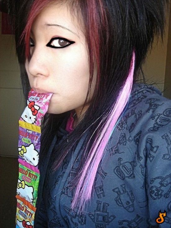 Cute Emo Girls (62 pics)