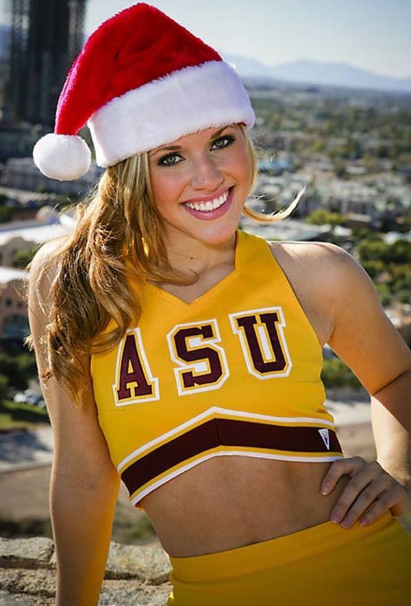 Sexy Christmas Cheerleaders (15 pics)