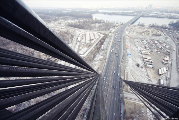 Moscow Bridge in Kiev – Amazing Photos (19 pics)