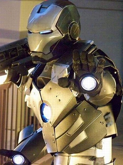 Hand-Made Iron Man costume (35 pics)