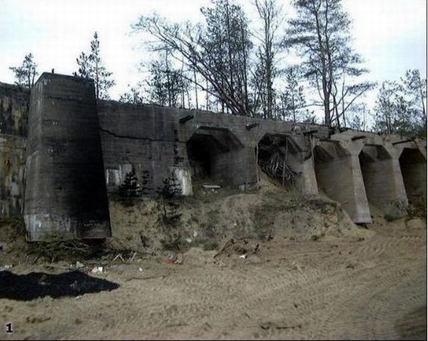 The Second World War bunker (22 pics)