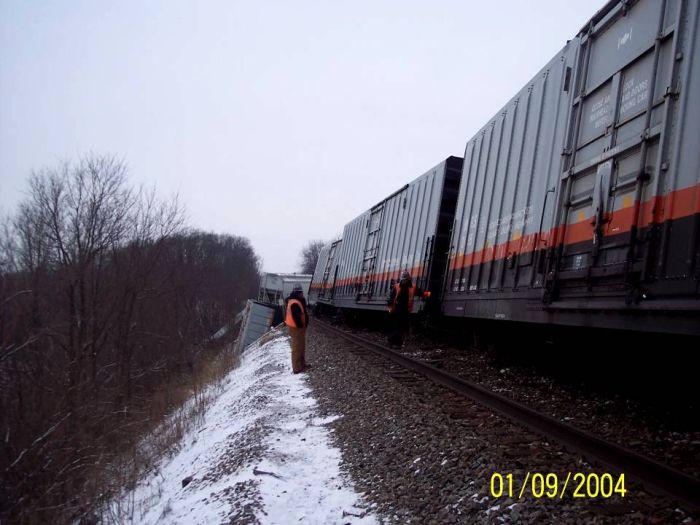 Train crash (16 pics)