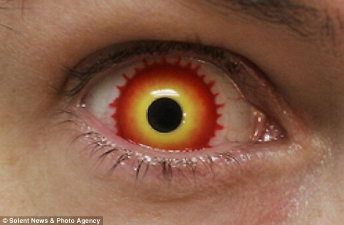 Scary Contact Lenses (7 pics)
