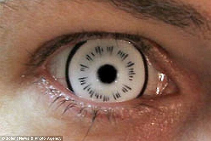 Scary Contact Lenses (7 pics)