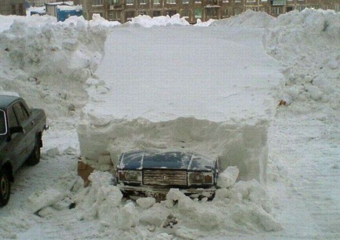 Buried Car (4 pics)
