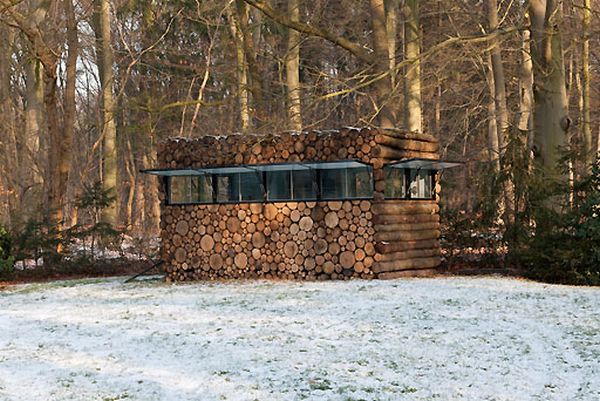 A Log House (68 pics)