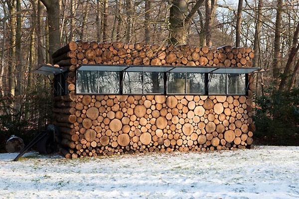 A Log House (68 pics)
