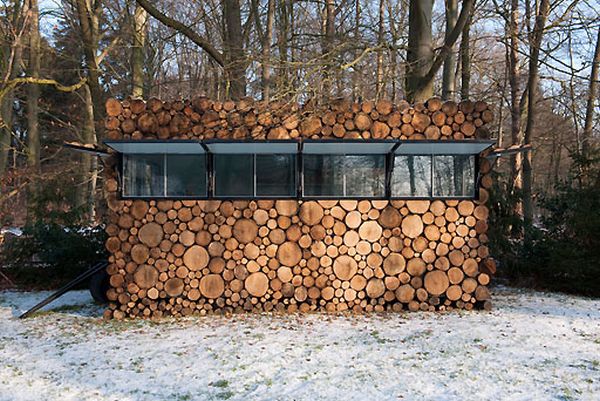 A Log House (68 pics)