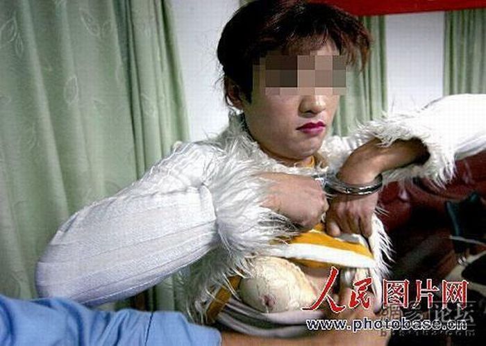 Arrested Hong Kong Prostitutes (4 pics)