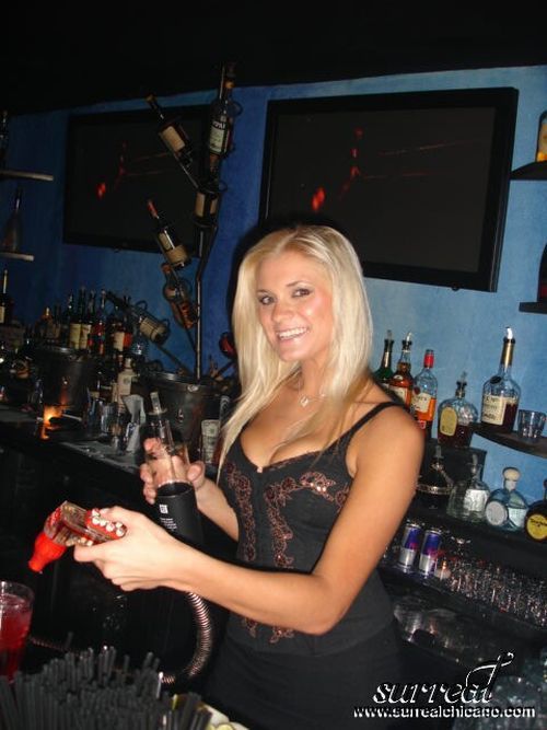 Hot Barmaids Pics