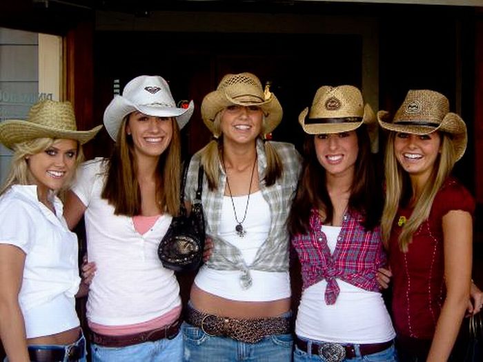Beautiful Cowgirls (56 pics)