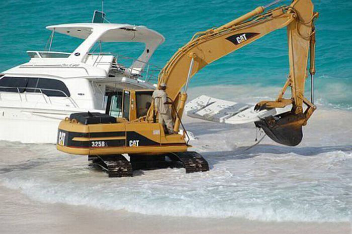 How To Dispose of a Million Dollar Yacht (18 pics)