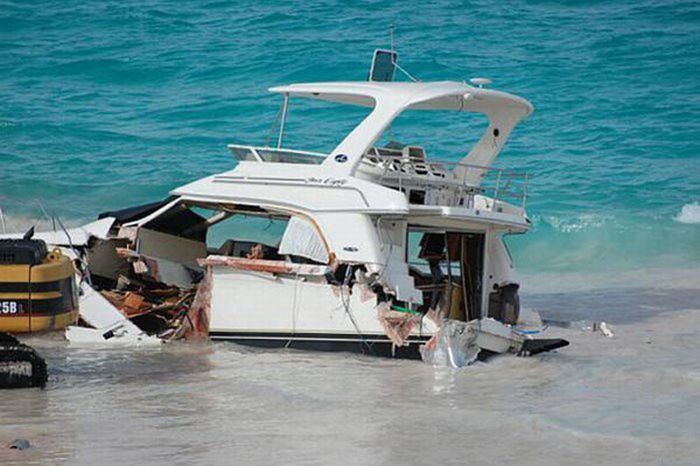 How To Dispose of a Million Dollar Yacht (18 pics)