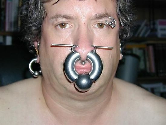 Weirdest Face Piercings  (20 pics)