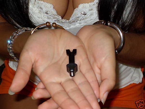 How to Sell Car Parts in a Sexy Way (57 pics)