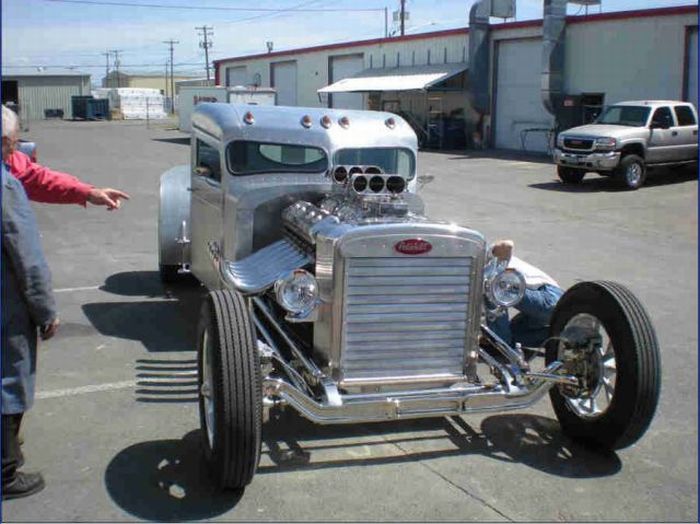 Jay Leno’s Garage (64 pics)