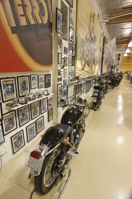 Jay Leno’s Garage (64 pics)