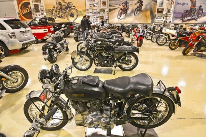 Jay Leno’s Garage (64 pics)