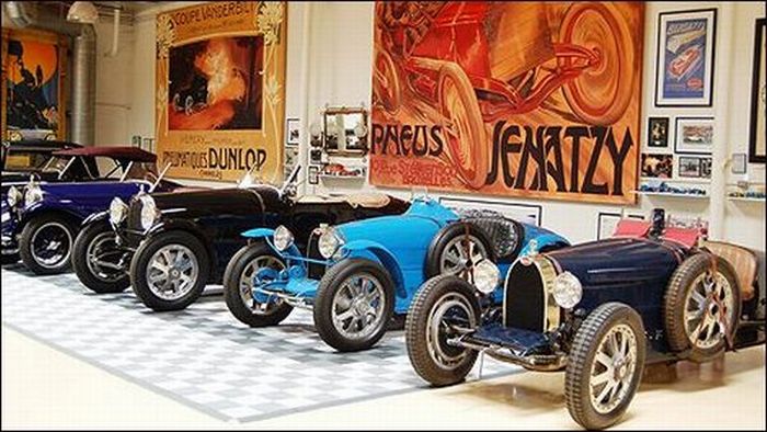 Jay Leno’s Garage (64 pics)