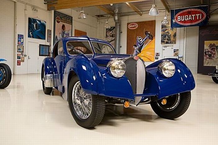 Jay Leno’s Garage (64 pics)