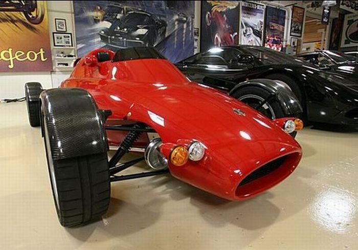 Jay Leno’s Garage (64 pics)