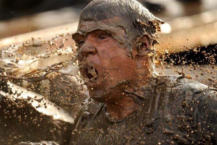 Tough Guy Race 2010 (21 pics)