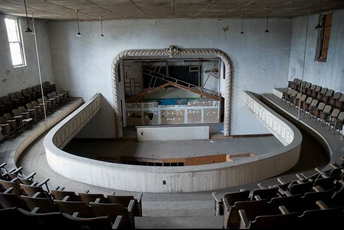 Abandoned Theatres (36 pics)
