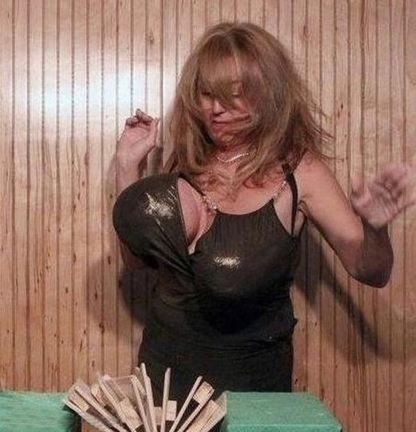 Killer Boobs (7 pics)