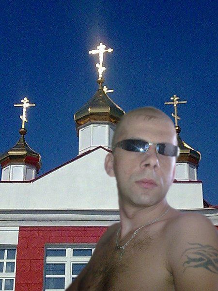 Photos of a Guy from a Russian Social Network (18 pics)