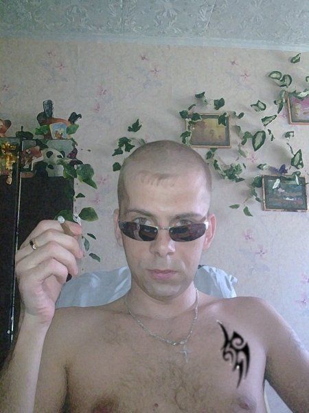Photos of a Guy from a Russian Social Network (18 pics)