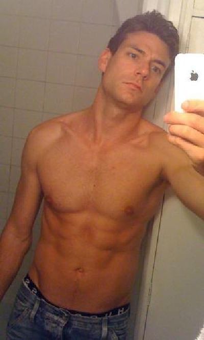 Guys with iPhones (32 pics)