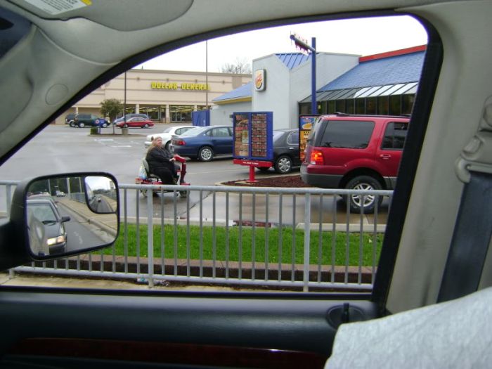 Everything is Wrong in These Pictures (6 pics)