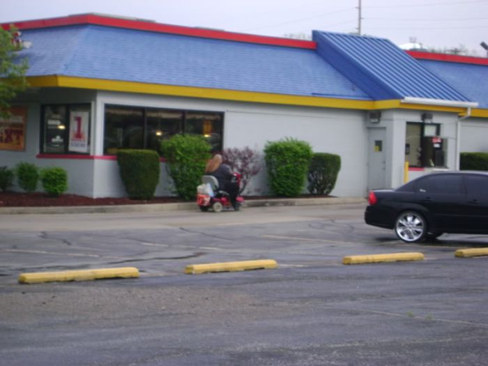 Everything is Wrong in These Pictures (6 pics)