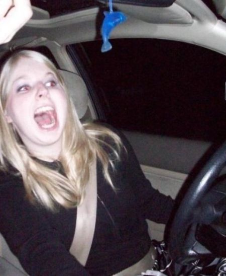 A Girl That Just Can't Keep Her Mouth Shut (15 pics)
