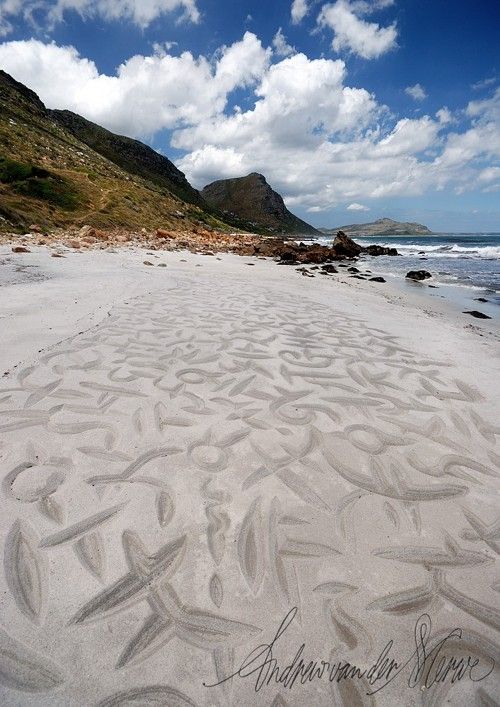 Beach Calligraphy (33 pics)
