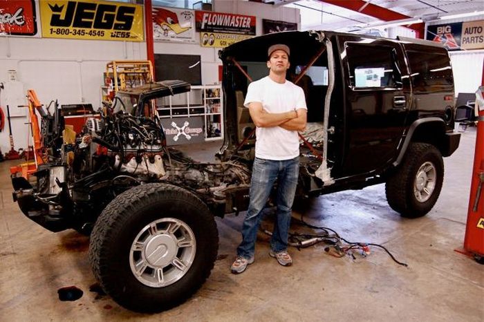 A Horse Cart Made out of a Brand New Hummer (10 pics + video)