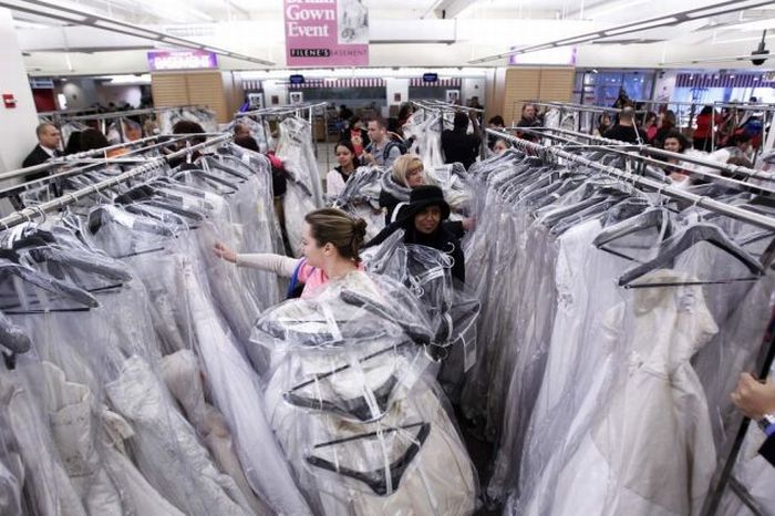Running of the Brides in NYC (14 pics)