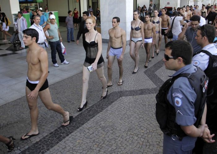 Brazilian Underwear Day 2010 (12 pics)