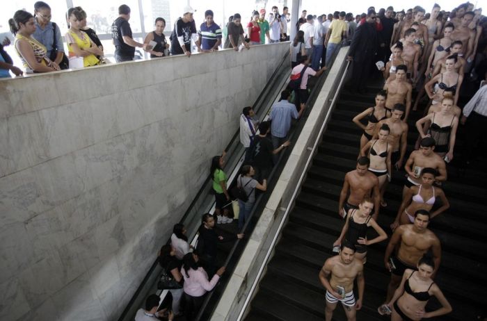 Brazilian Underwear Day 2010 (12 pics)
