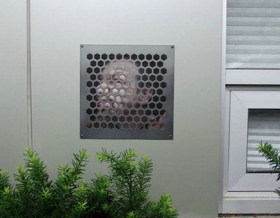 How to Scare Your Neighbours (20 pics)