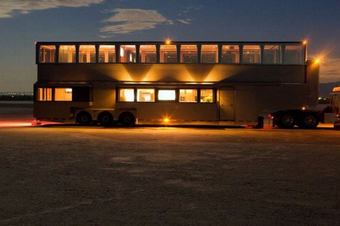 Luxury Houses on Wheels (14 pics)