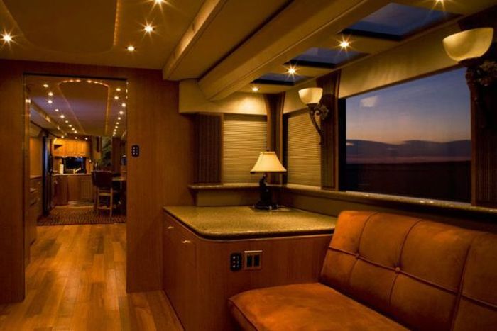 Luxury Houses on Wheels (14 pics)