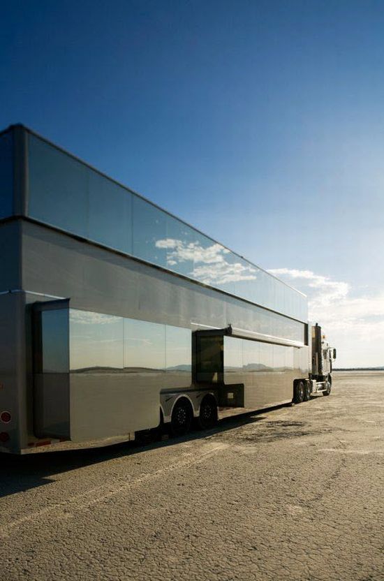 Luxury Houses on Wheels (14 pics)