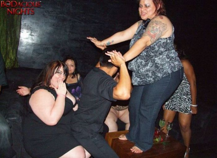 Night Clubs for Overweight People (47 pics)