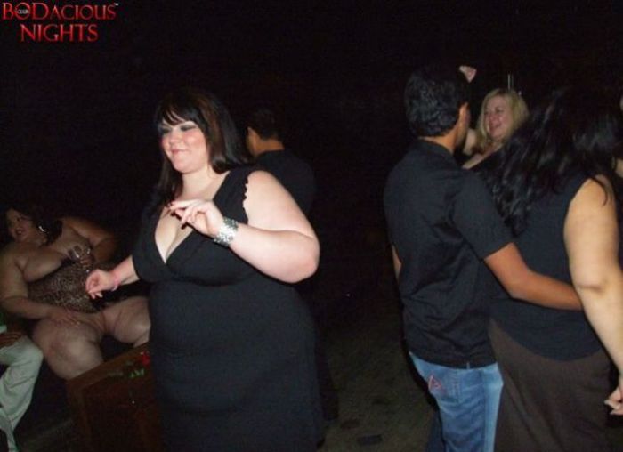 Night Clubs for Overweight People (47 pics)